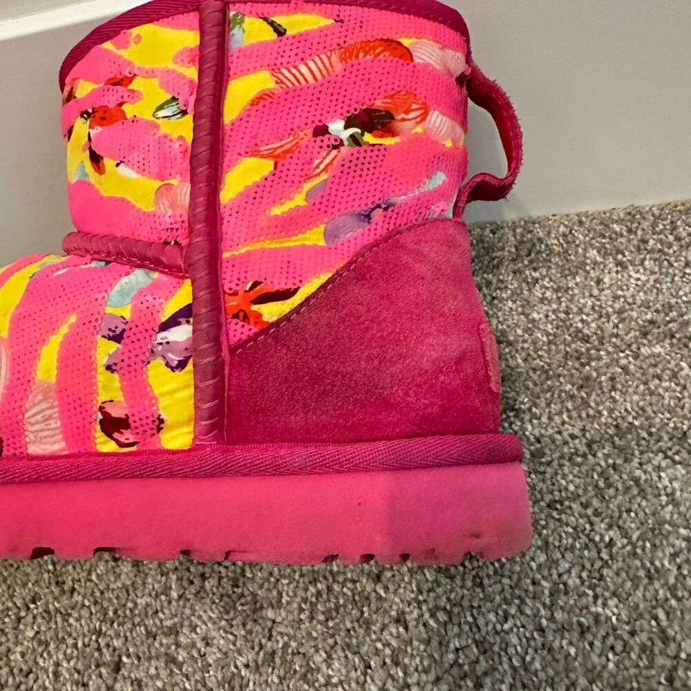 UGG Classic Mini Tiger Flower Sequin Pink Boots 1124951 Women's 8 - Picture 13 of 13